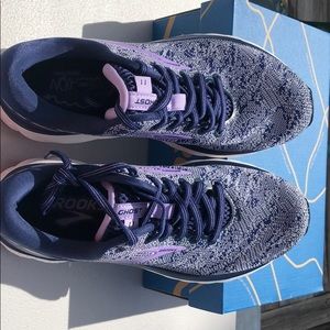 Brooks running size 7